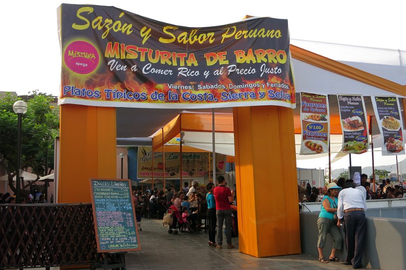 How to avoid tourist trap food