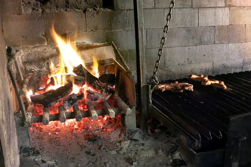 In Argentine-Style Grilling, Wood Smoke Is an Essential Ingredient - The  New York Times