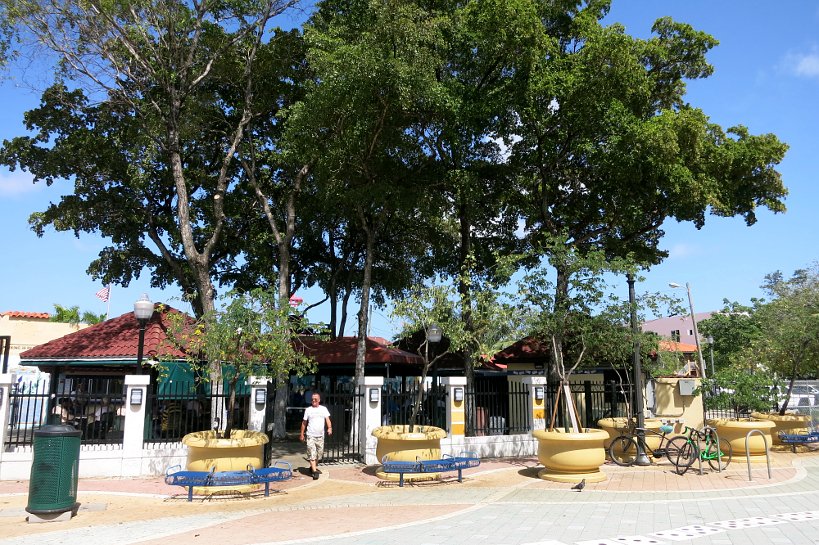 Domino Park in Little Havana, Miami FL and Cuban restaurant Miami for authentic food quest