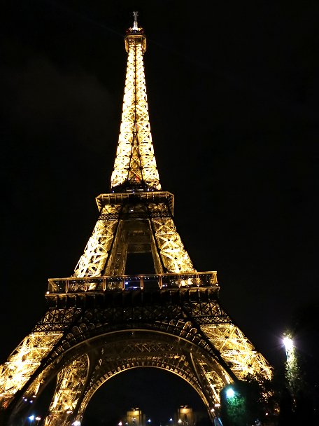 Affordable restaurants in Paris close to the Eiffel tower