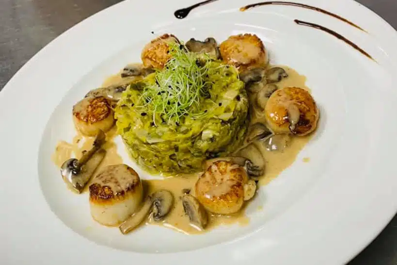 Le Perroquet Cheap Eats Paris by Authentic Food Quest