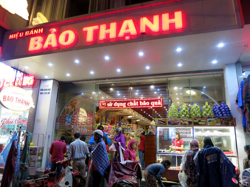 BakeryBaoThanh_VietnameseDesserts_AuthenticFoodQuest