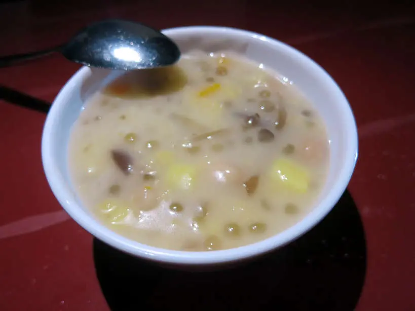 Che Ba ba one of the most popular Vietnamese Desserts by authenticFoodQuest