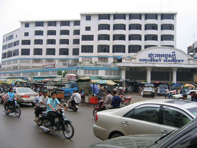 OrusseyMarket2_PhnomMarketPenh_AuthenticFoodQuest