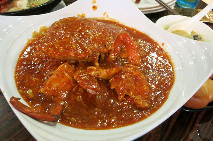 Chili Crab for Food in Singapore by Authentic Food Quest, Don't miss this famous local food Singapore 2018. Delicious Singapore local food