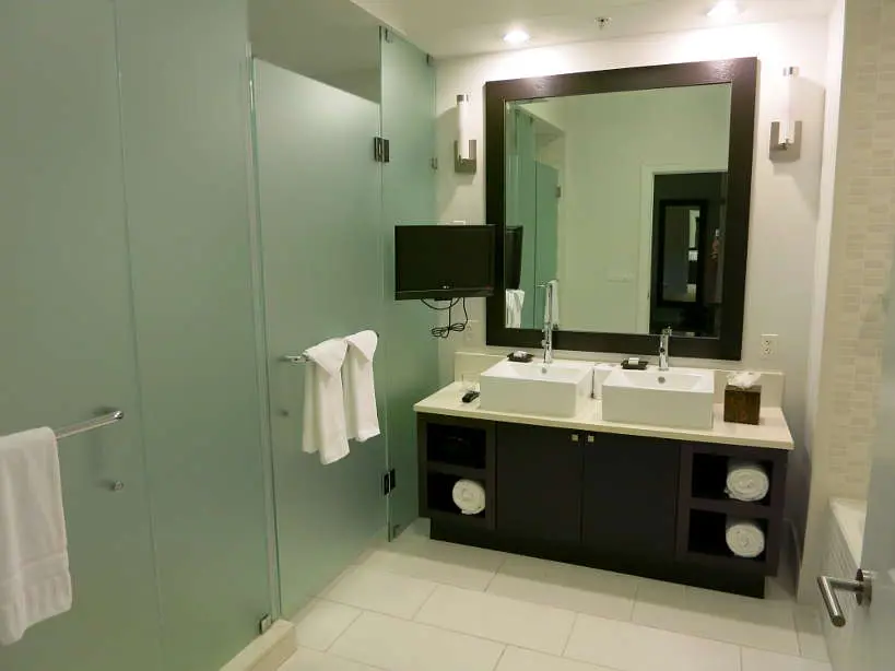 ProvidentDoralBathroom_DoralRestaurants_AuthenticfoodQuest