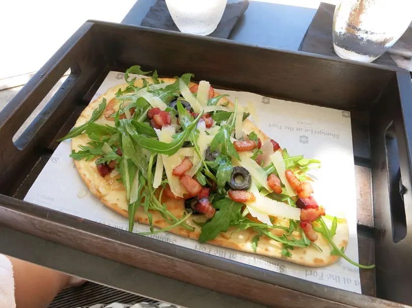 Flat bread Upper Deck restaurants in shangri la bgc by Authentic Food Quest