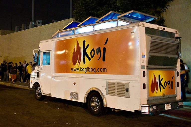 12 Los Angeles Food Trucks You Want To Be Tracking Down