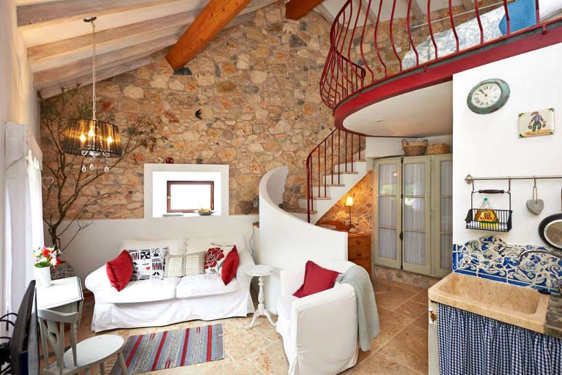 InsideCincocottage_ThingstodoinSintra_WheretoStayinSintra_AuthenticFoodQuest