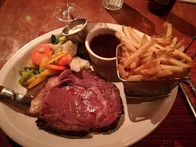 El Cortez Prime Rib best-affordable-places-to-eat-a steak-off-the-strip-in-Vegas by Authentic Food Quest. One of the best restaurants to eat off the strip in Las Vegas. Affordable and easy on the budget, don't miss this best off strip restaurant Las Vegas