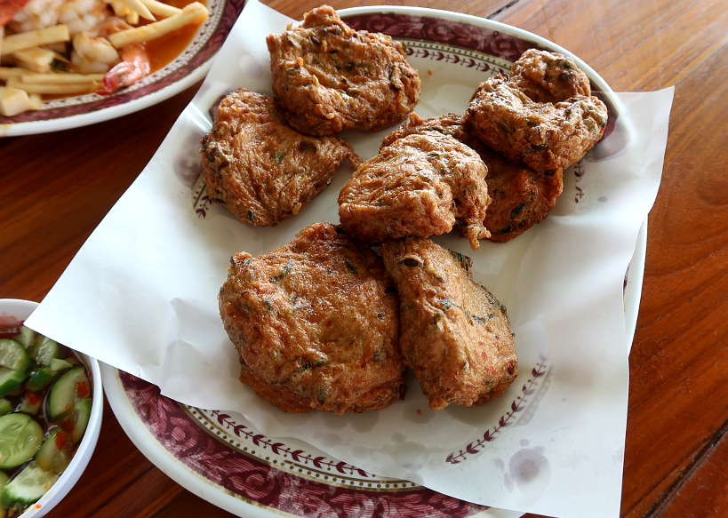 Kung Phao Mae Thong Chup restuarant Fish Cakes on Ayutthaya Day Tour by Authentic Food Quest