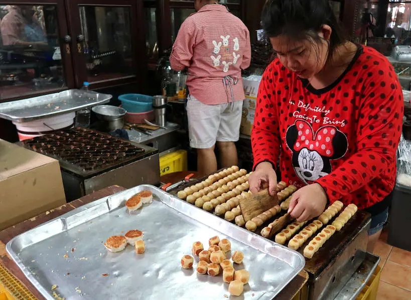 Thai Peanut Cake Kanom Luk Tao Ayutthaya Day Tour by Authentic Food Quest