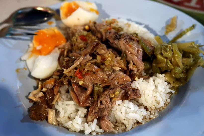 KhaeKhaMoo_FoodinChiangMai_AuthenticFoodQuest
