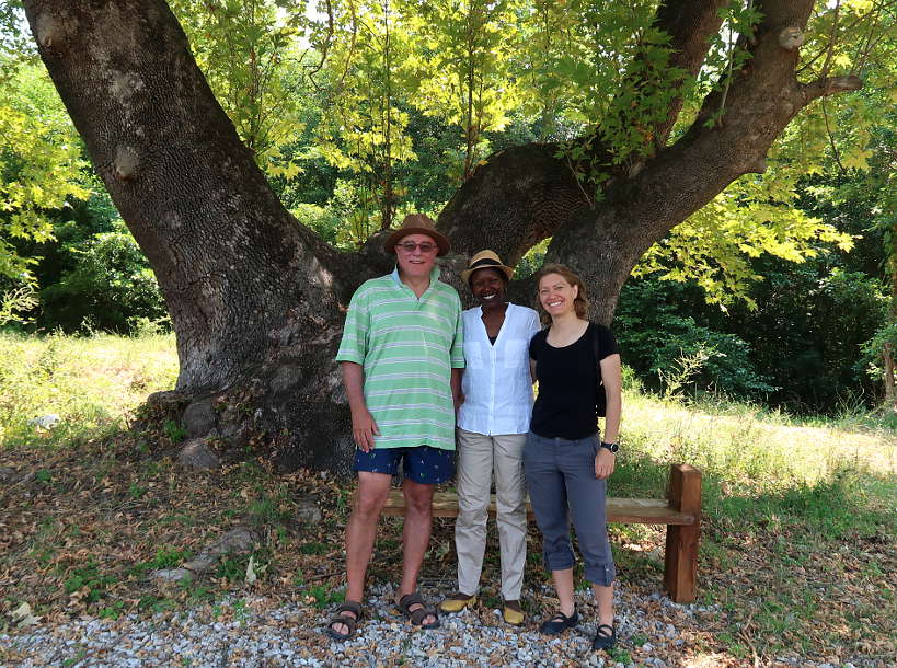 KanchoStoychevrRosemaryandClaireonPropertyofZornitzaFamilyEstate_MelnikBulgaria_AuthenticFoodQuest