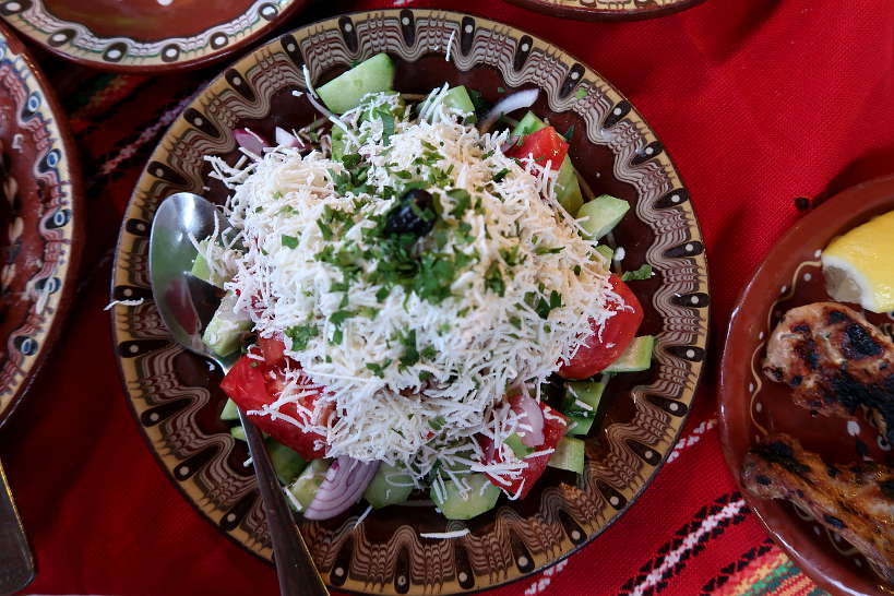 ShopskaSalad_BestRestaurantinMelnikBulgaria_AuthenticFoodQuest