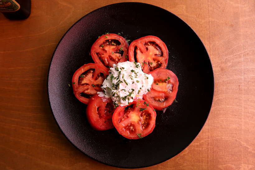 TomatoSaladatTheTheaterPovdiv_AuthenticFoodQuest