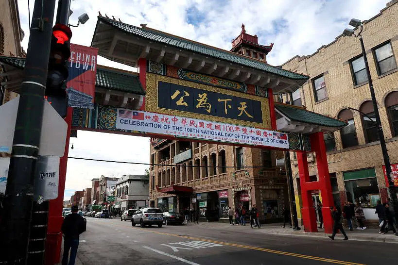 ChicagoChinatownGate_AuthenticFoodQuest