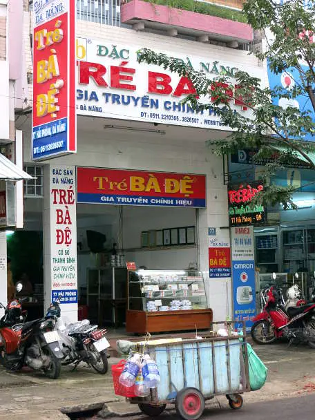 Tre Ba De Store in Danang by AuthenticFoodQuest