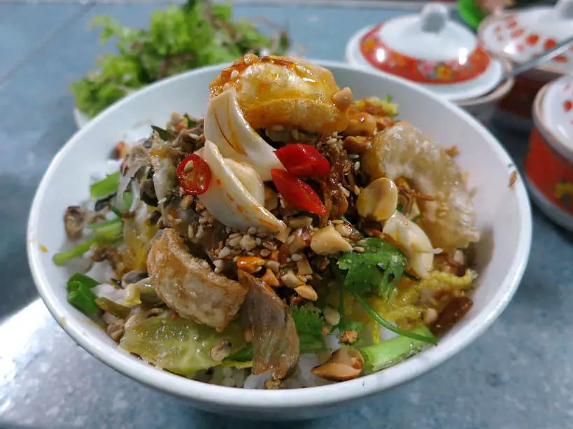 Bun Hen spicy baby clams noodles for Hue Food by Authentic Food Quest