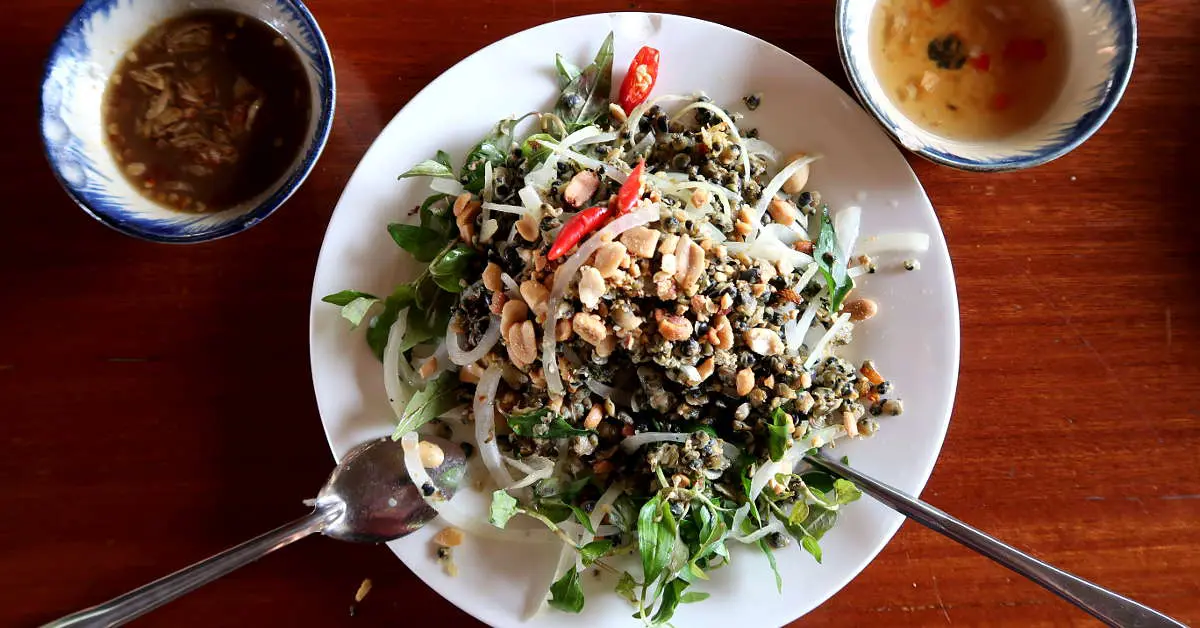 Guide To The Best Food in Hoi An and Authentic Restaurants