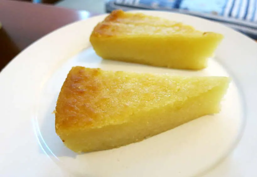 banh dau xanh nuong baked mung bean cakes best desserts in Saigon by Authentic Food Quest