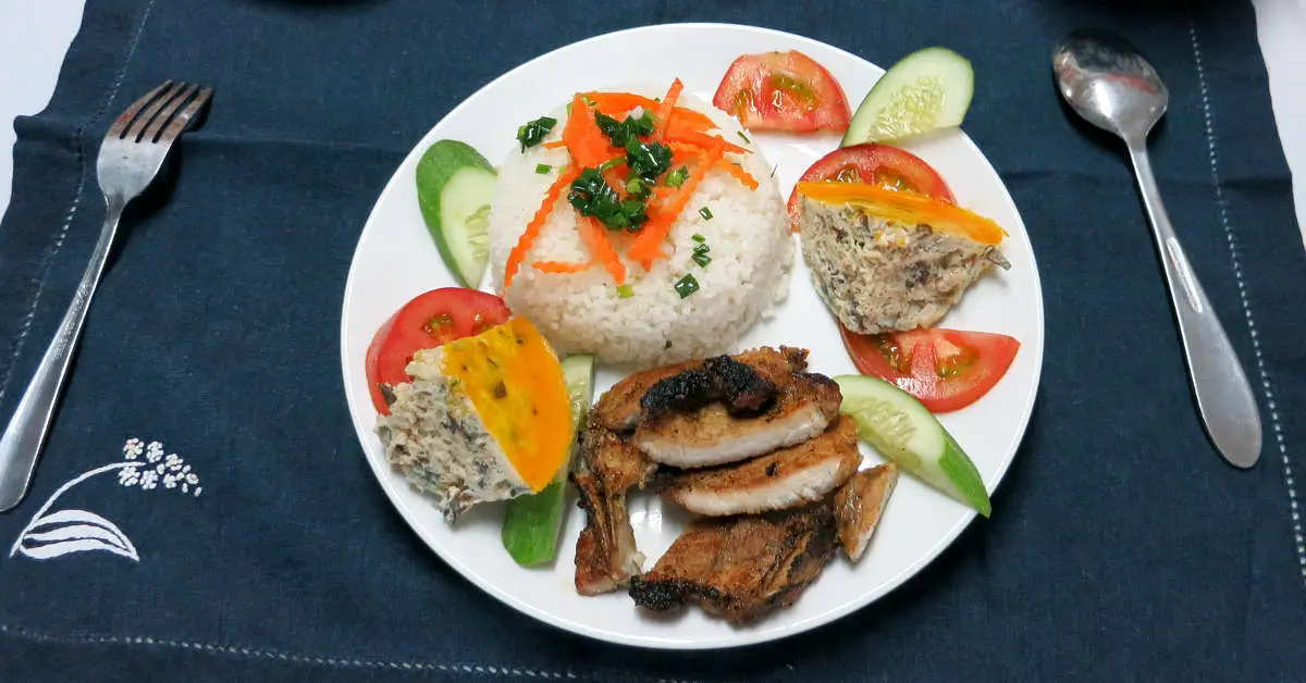 Best Authentic Vietnamese Broken Rice Com Tam Recipe with Grilled Pork