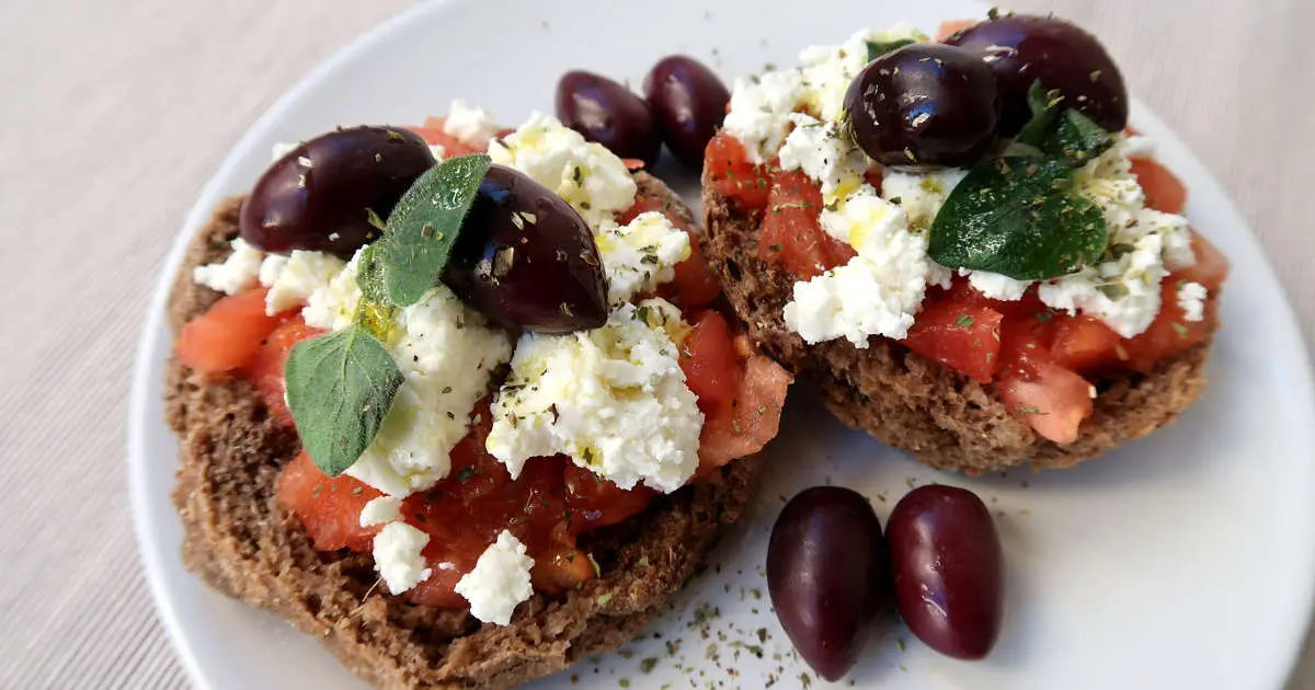 Cretan Dakos Recipe: The Best Authentic Cretan Salad You Want To Make