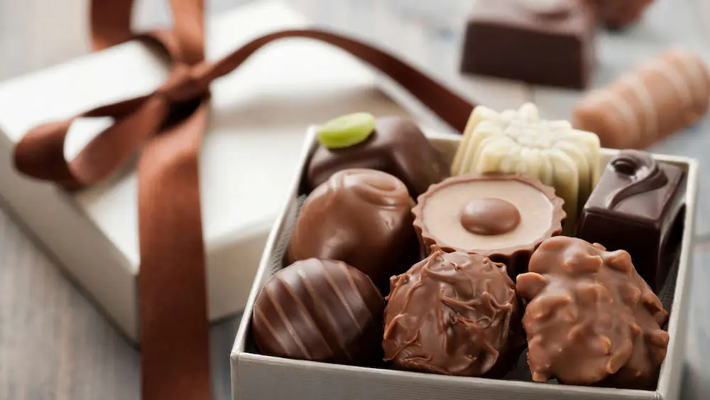 Top 7 French Snacks Box To Taste France from Home