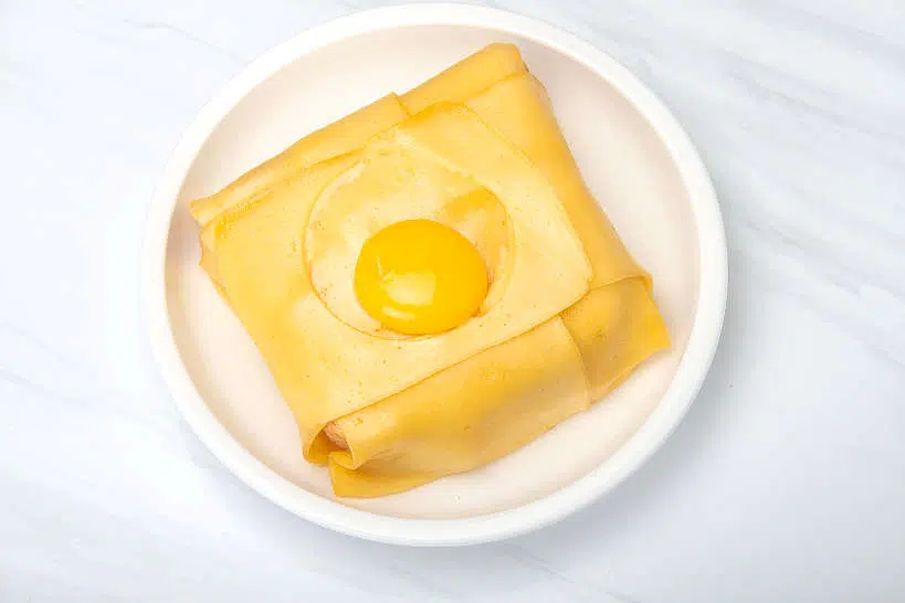 Francesinha with egg by Authentic Food Quest