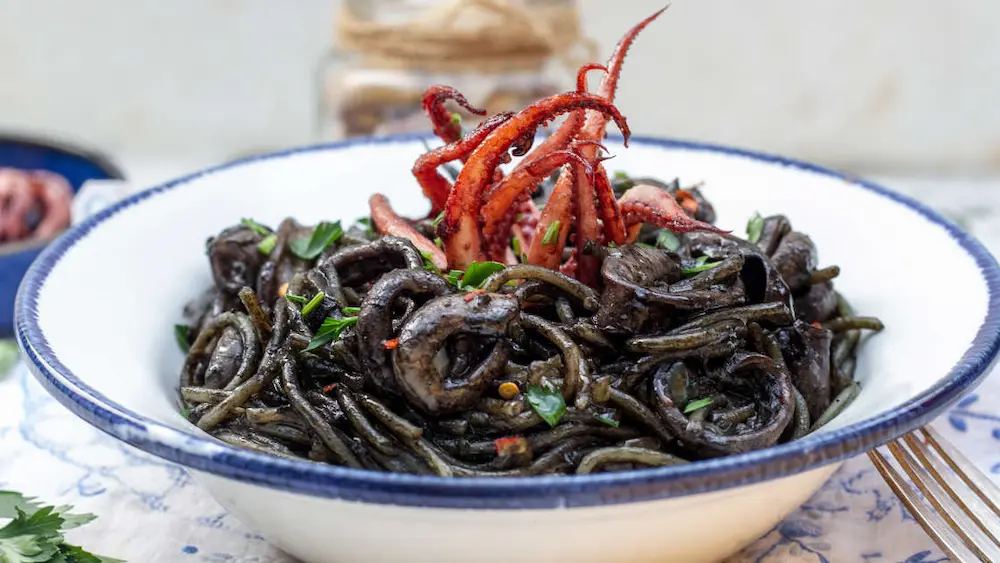 1200 Spaghetti Al Nero Di Seppia Sicilian Recipe by Authentic Food Quest