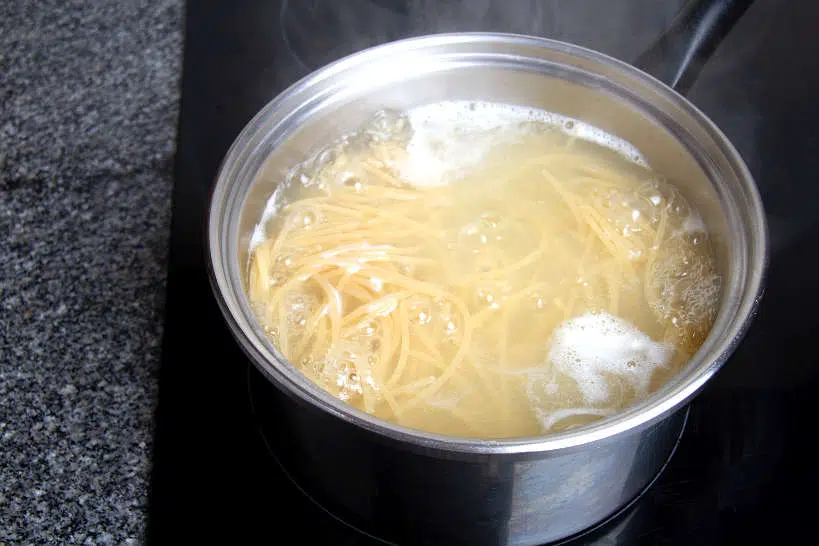 Spaghetti al nero di sesamo - La Finestra sul Cielo