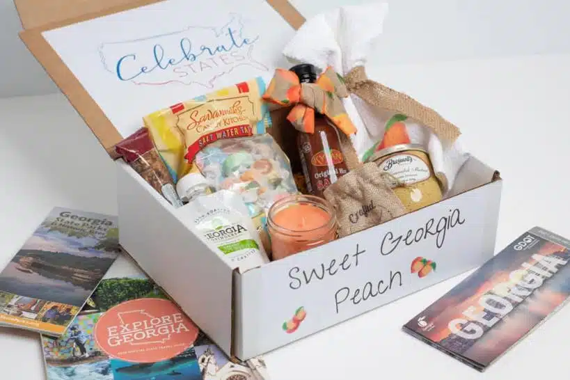 15 Must-Try International Snack Boxes To Taste The World (2023) 1