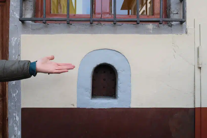 The Ultimate Guide To Wine Windows In Florence in 2023 3
